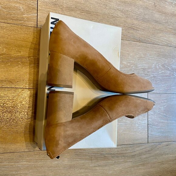 Anne Klein Block Heel Peep-Toe Pump Size 7 Natural - Picture 7 of 10